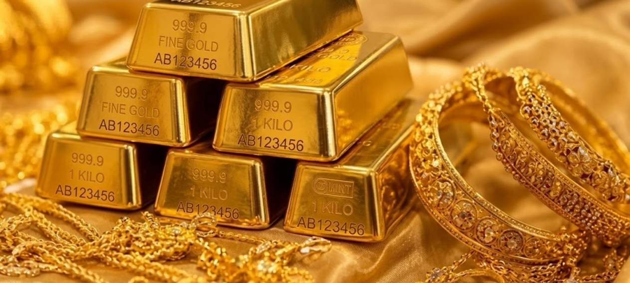 Gold Prices In Pakistan Surge To Rs 430,000 Per Tola Following Global Market Rally