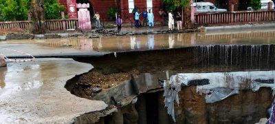 Heavy Rain Triggers New Sinkhole on Lahore’s Rs2 Billion Khayaban-e-Firdousi Road