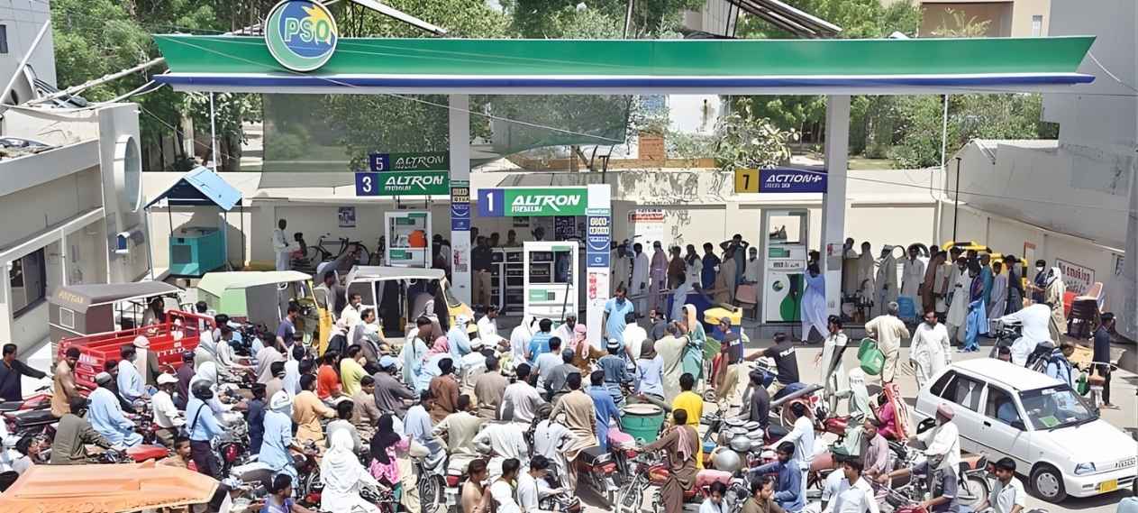 Petrol Shortage Risk Grows as Oil Industry Urges Urgent Action
