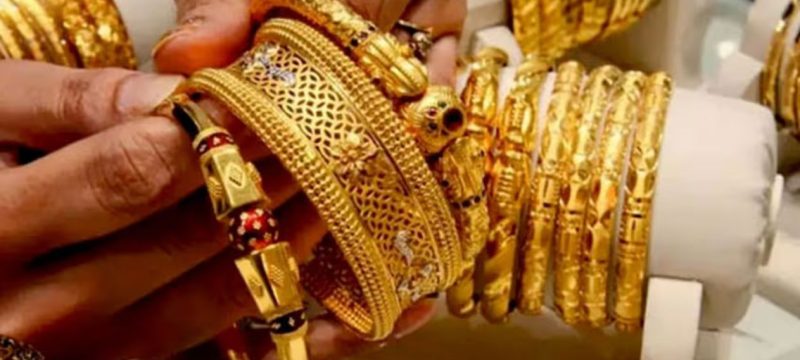 Gold Prices Jump Rs13,700 Per Tola in Pakistan – Check Current Rate