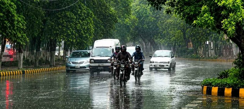 Heavy Monsoon Rain Lashes Lahore as Rainfall Crosses 100mm