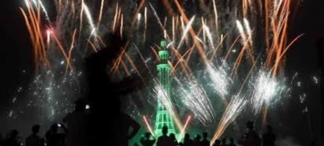 Lahore Lights Up! 5 Major Spots Announced for August 14 Fireworks