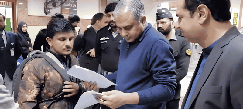 Mohsin Naqvi Reviews immigration Arrangements At Karachi Airport