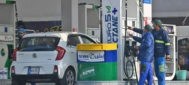 Petrol Price in Pakistan Drops to Rs386.30 Per Litre in Fresh Weekend Cut